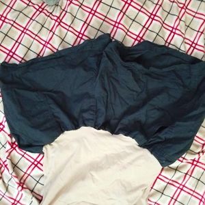 Motherhood brand size large maternity shorts